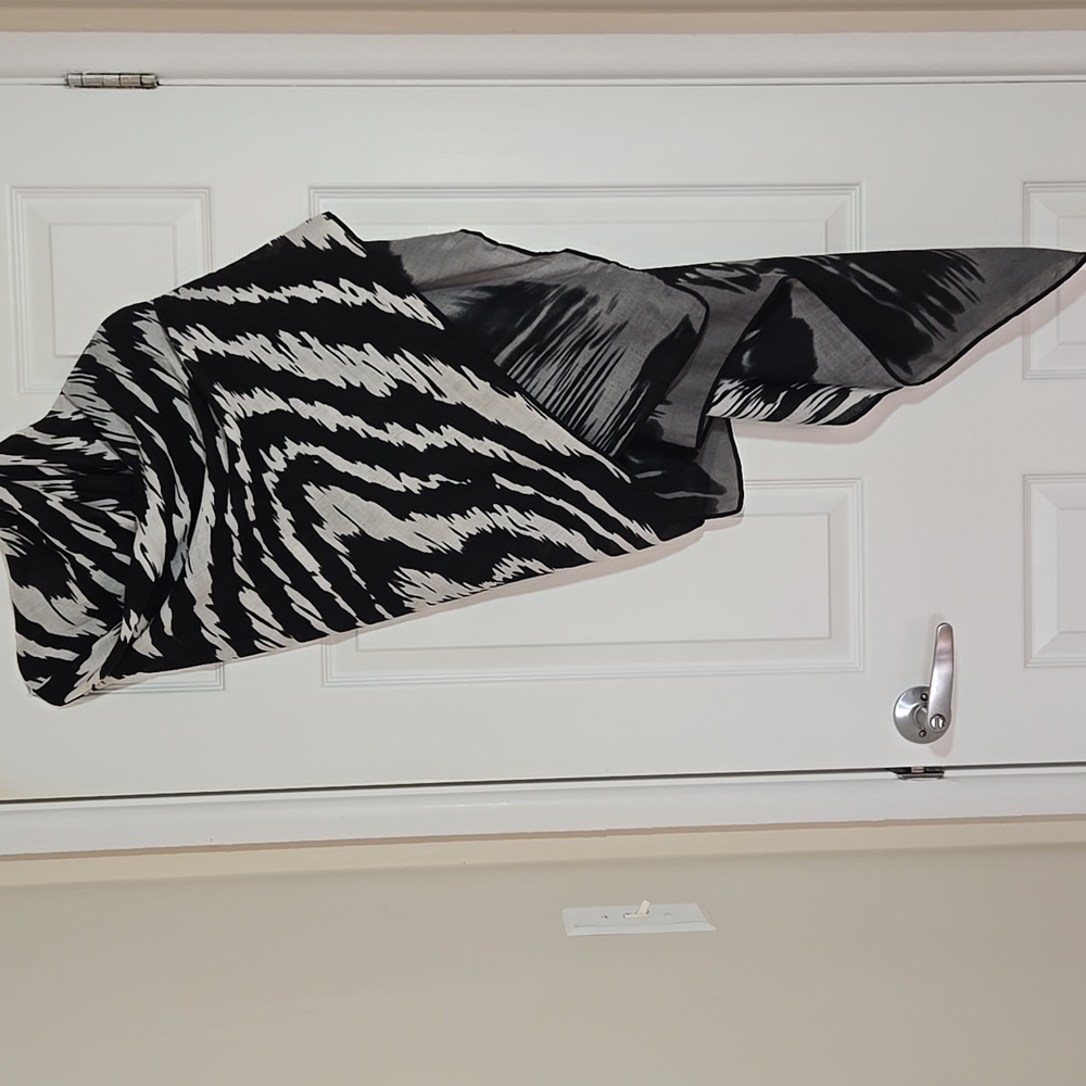 🖤 Black Gray Ombré Zebra Print Lightweight Wrap Scarf 30x72 - Picture 7 of 13